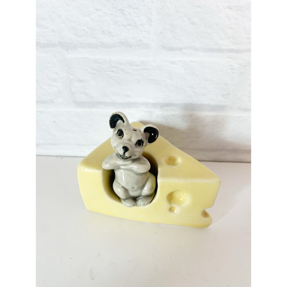 Vintage Ceramic Arts Studio Mouse & Cheese Wedge Salt & Pepper Shakers USA